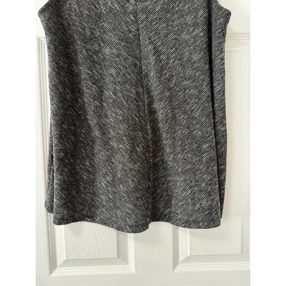 Any Wear By Catherines Women's Cut Out V-Neck Sleeveless Top Size OX 14/16W - Picture 3 of 8